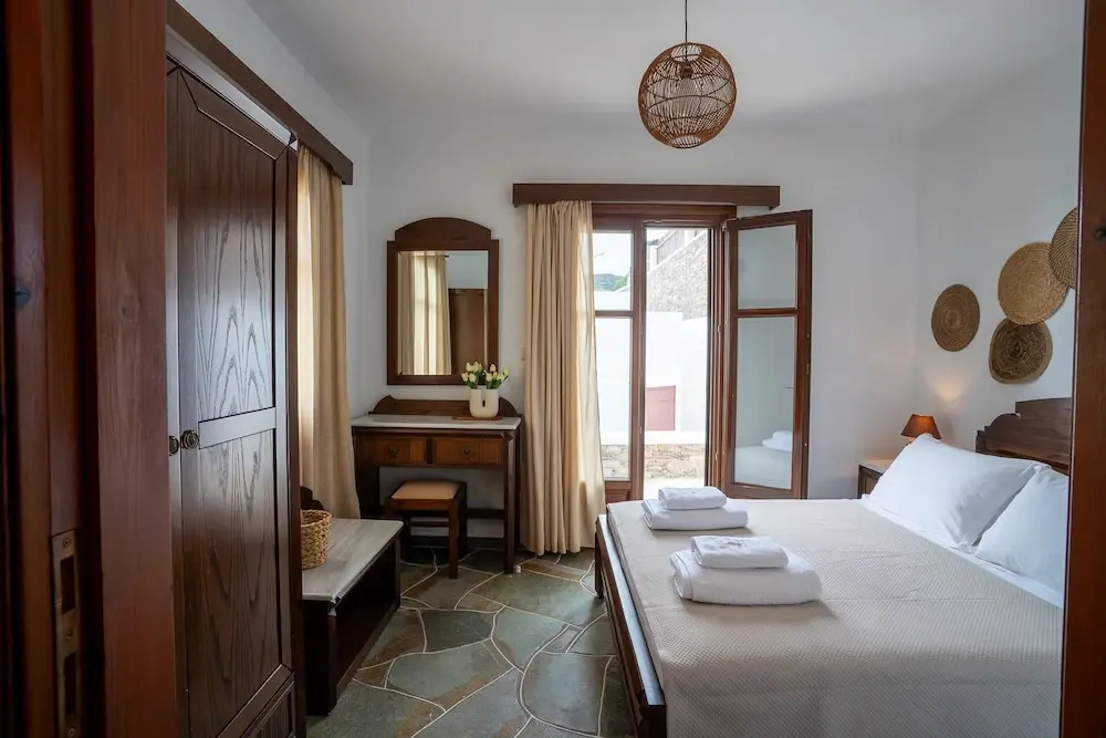 Mirsini Apartments in Sifnos