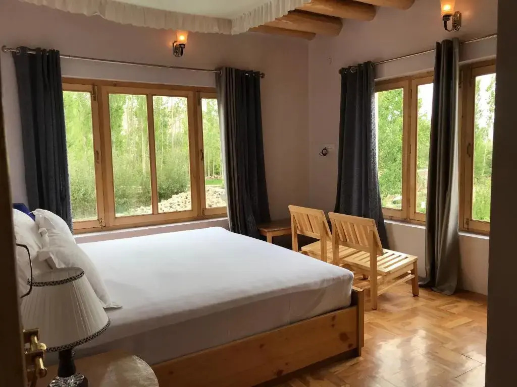 Raku Guest House
