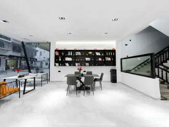 Oscar Shallow Lane Que Residence Hotel