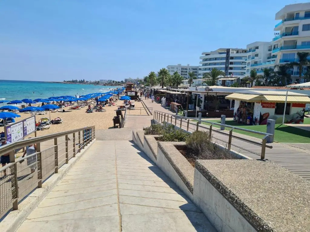 Walk to Beach- Central Protaras- Pool Villa, Blue Island Villa
