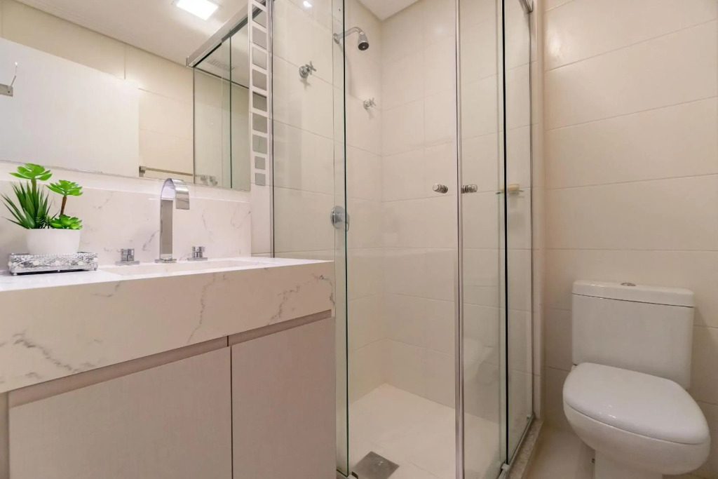 Punta Blu Residence, Luxuoso Apartamento no centro de Bombinhas - 4 dorm