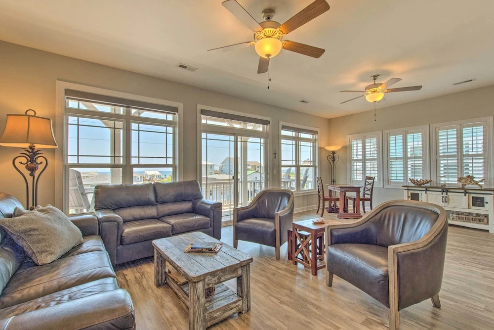 Surf City Escape w/ 6 Decks: Steps To Beach
