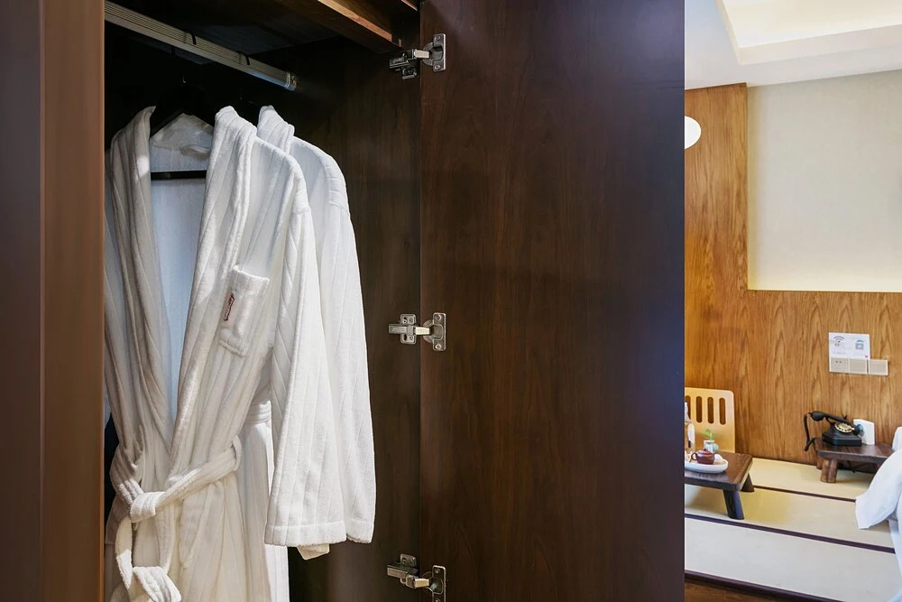Hangzhou PuYu Travelling with Hotel