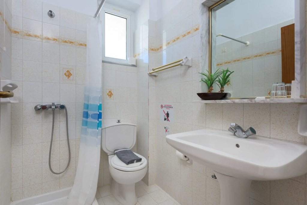 Vlycha Beach Studios & Apartments