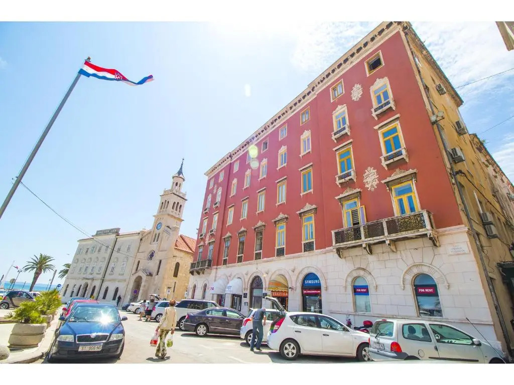 Furioso Apartments