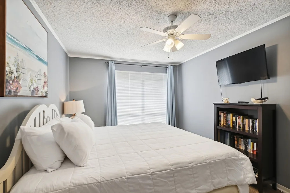 Sandpiper Cove 1053 1 Bedroom Condo by RedAwning