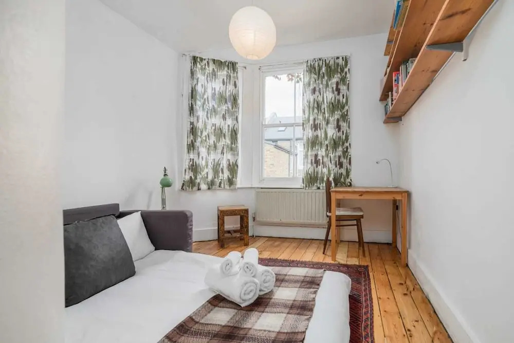 Homely and Spacious 4 Bed, up to 7 Guests, Dalston