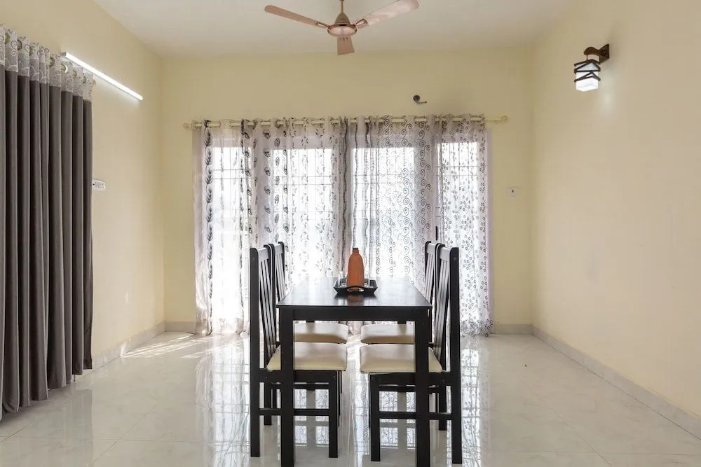 OYO 23081 Little Stay Service Apartments
