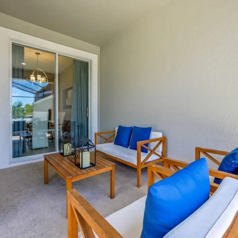 Magical Retreat - A Spacious Villa 10 min From Disney