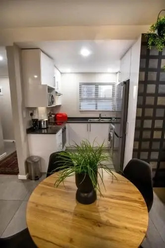 uSHAKA WATERFRONT - SUPERB STUDIO SERENITY
