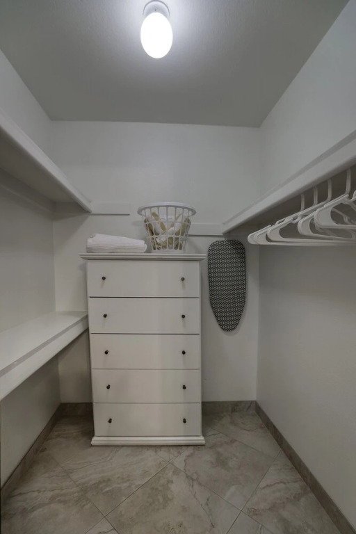 141 Fully Furnished Condo by RedAwning
