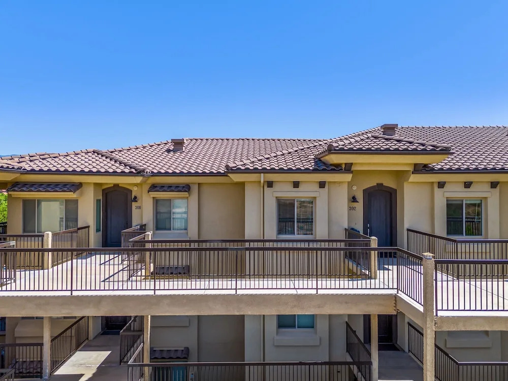 Cottage Point 5 Bedroom Home