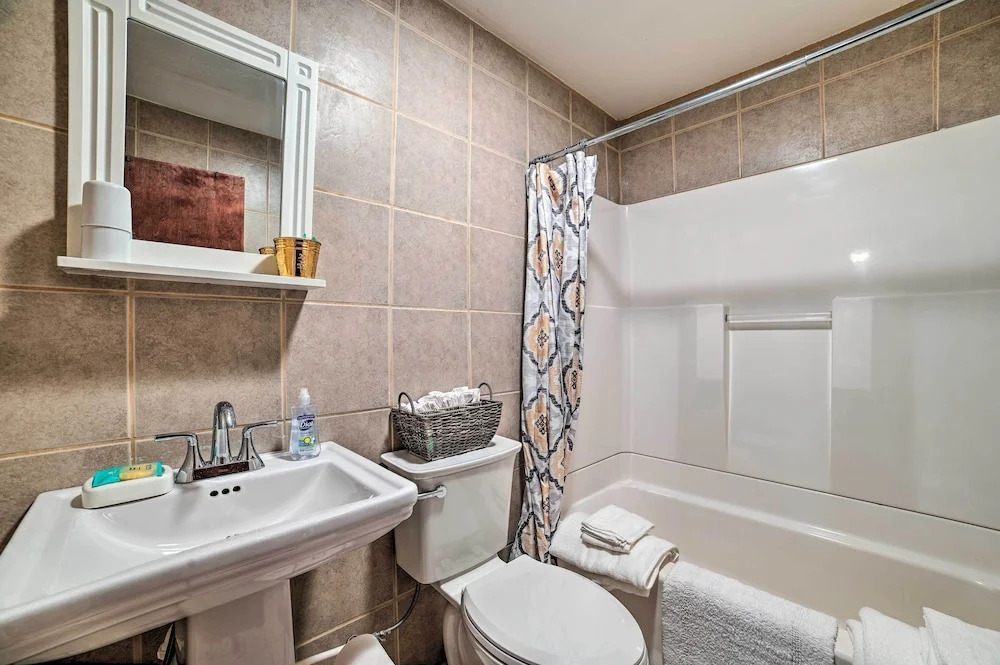 Walkable St Ignace Condo w/ Lake Huron Views