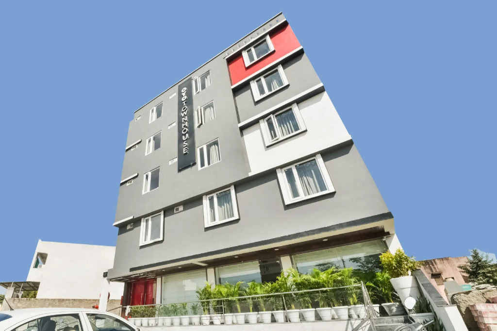 OYO Townhouse 323 Sector 9 Hiran Magri