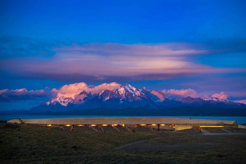 Tierra Patagonia, Beckons