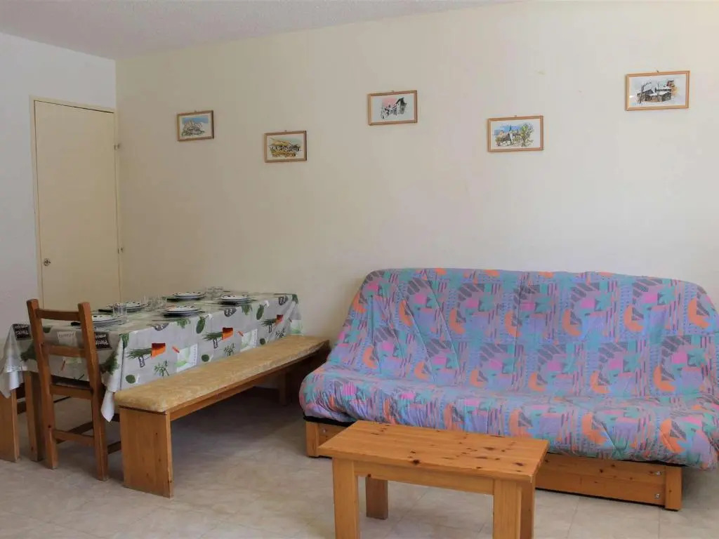 Appartement Vars, 1 pièce, 6 personnes - FR-1-330B-106