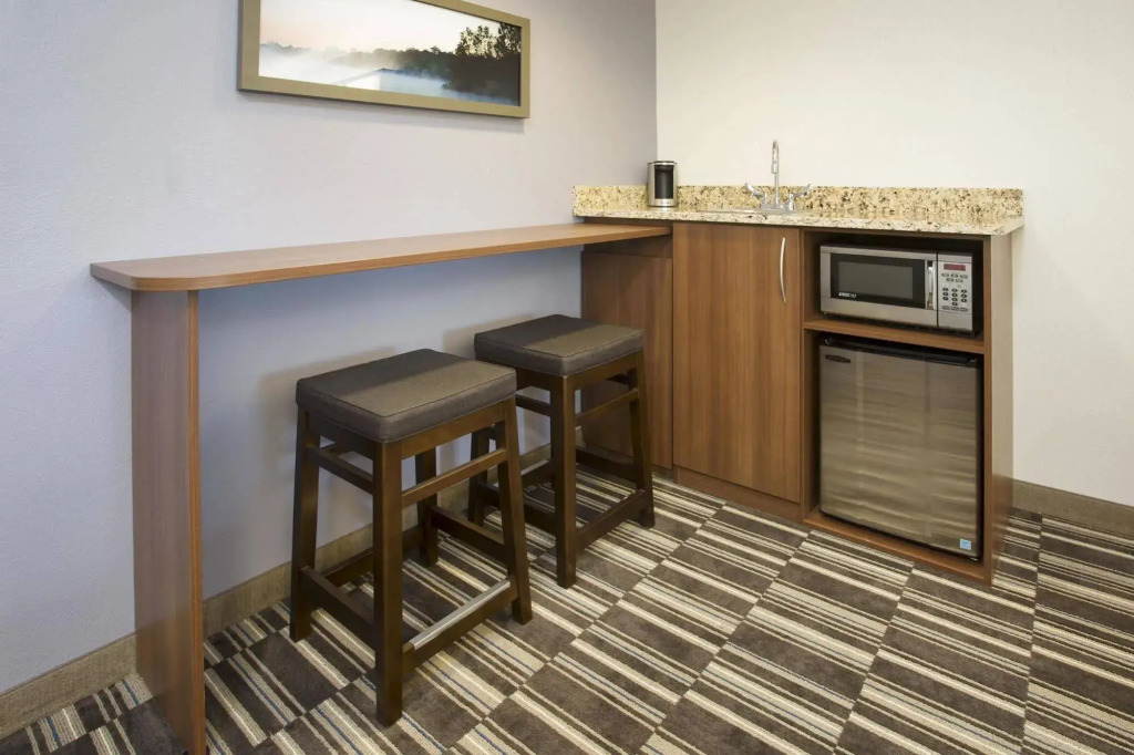 Quality Inn & Suites Caldwell I-77