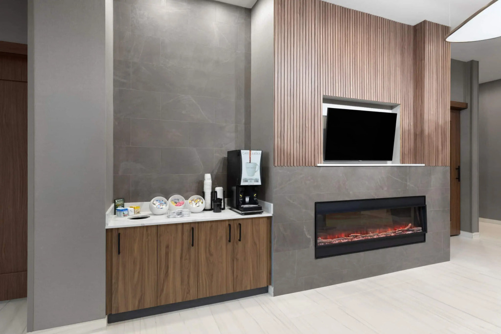 La Quinta Inn & Suites by Wyndham Athens I-65