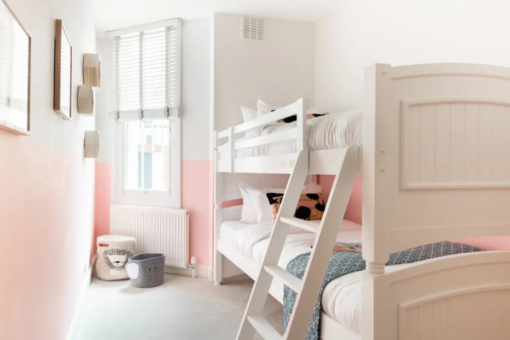 The Chelsea Arms - Bright 3BDR with Garden & Private Parking