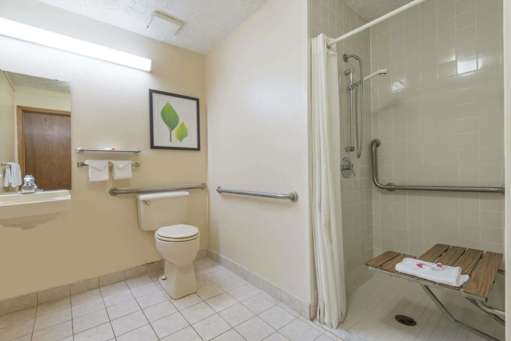 WestSpring Inn - Westlake Cleveland