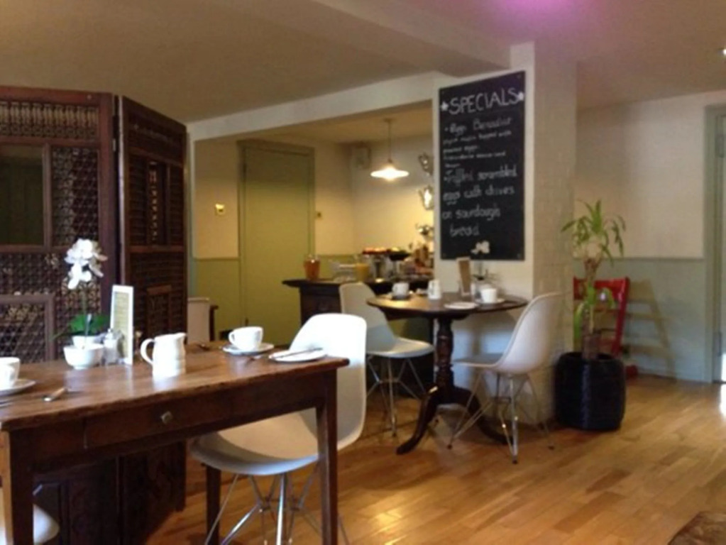 Brooks Guesthouse