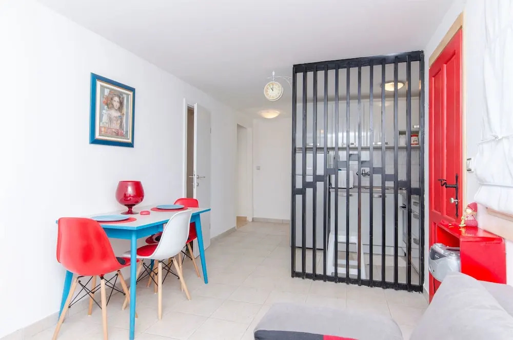 House Ara