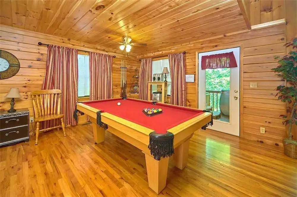 Good Times 3 Bedroom Home with Hot Tub