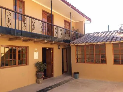 Munay Tika Family House