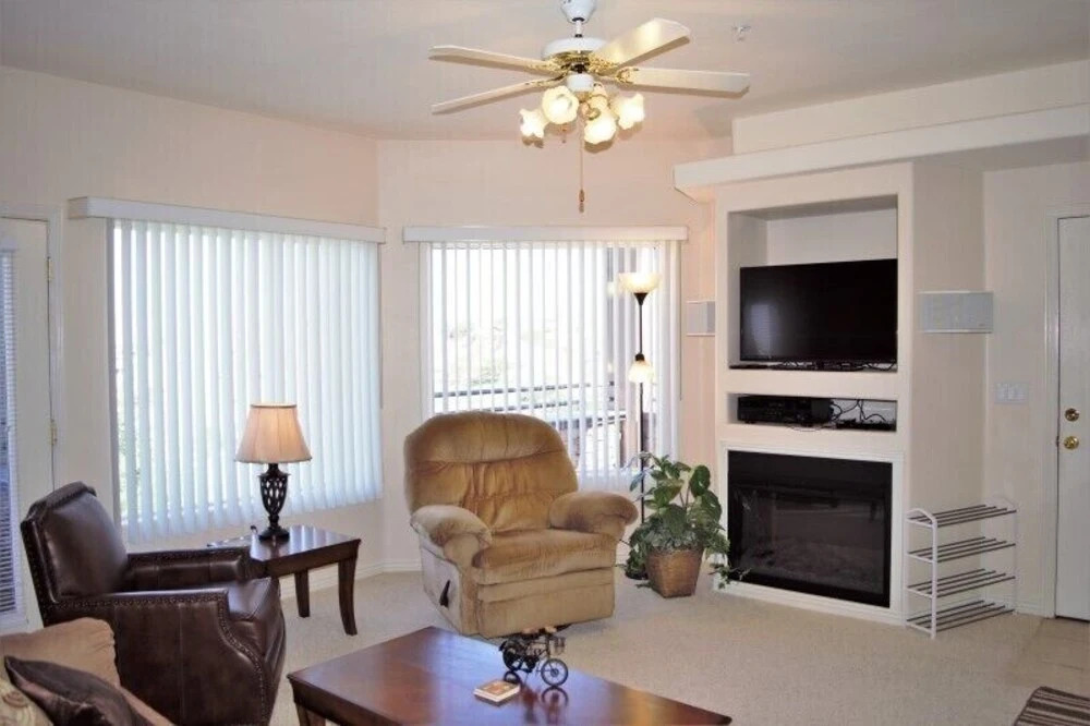 Bobitsky and Gomez - 2 Br Condo