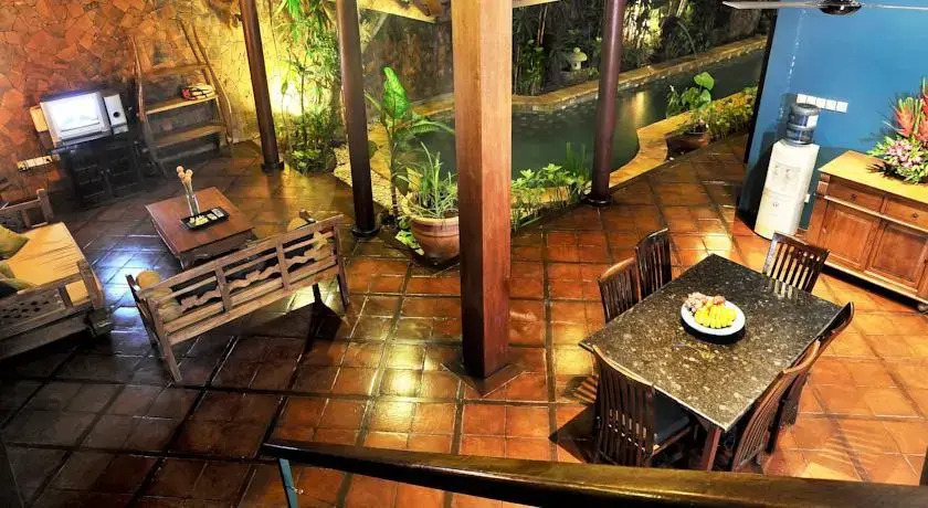 Catur Kembar Villa