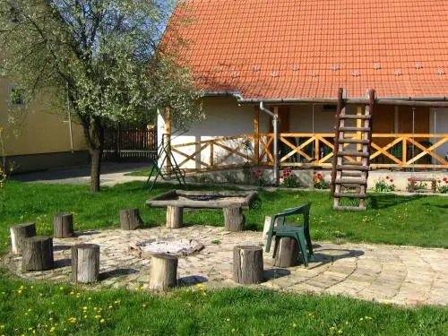 Lilaakác Panzió