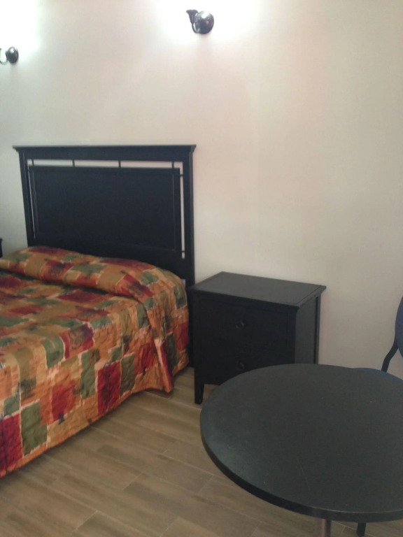New Plaza Motel