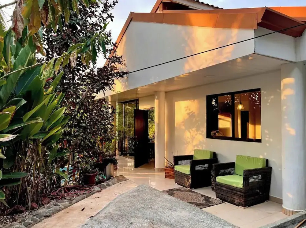 Beautiful private villa w private pool