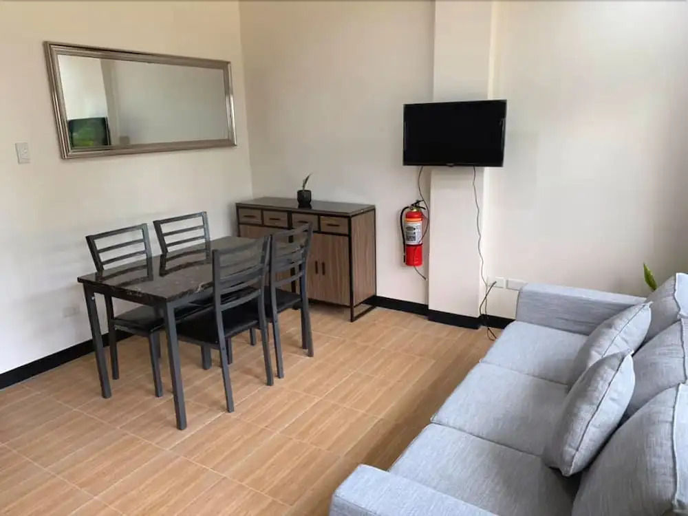 Tatay Sesengs Apartment