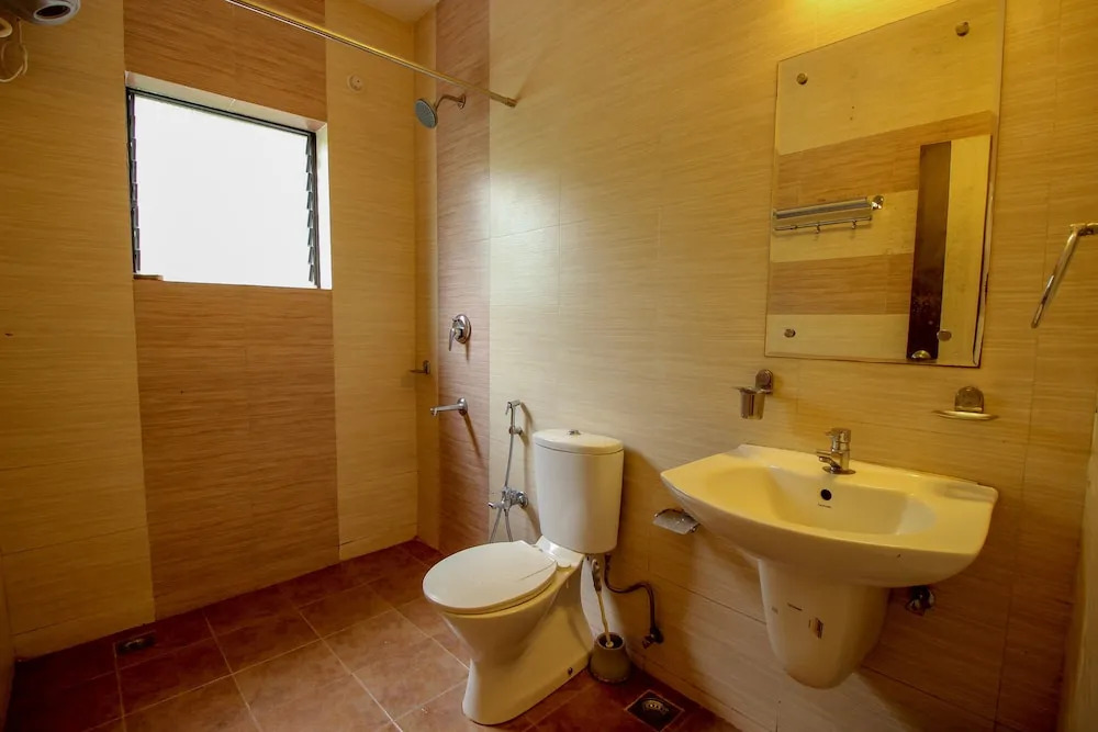 OYO 9887 Home 3BHK Near Club Cubana
