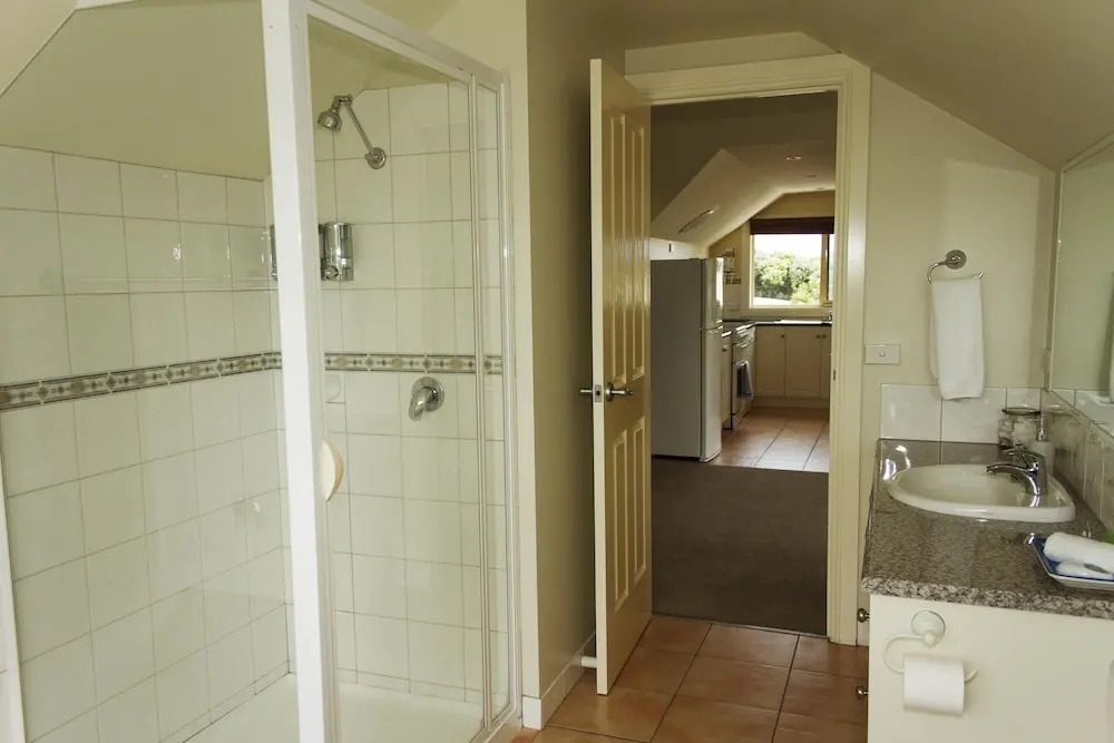 Logans Beach Apartments - The Loft
