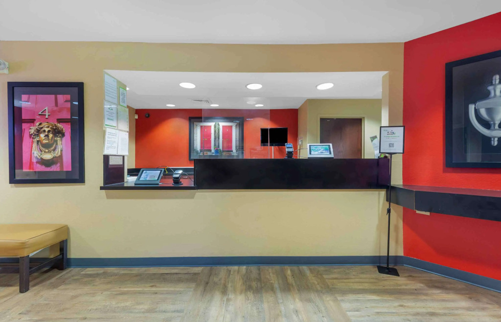 Studio 6 Chantilly VA Washington Dulles Airport