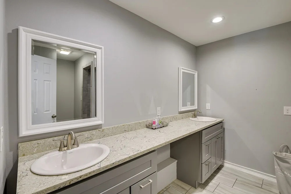 Modern Flower Mound Home u003c 2 Mi to River Walk