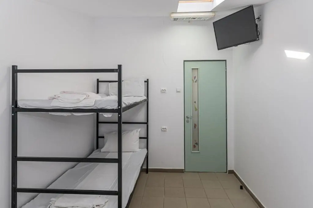 Hostel Ghimbav Airport