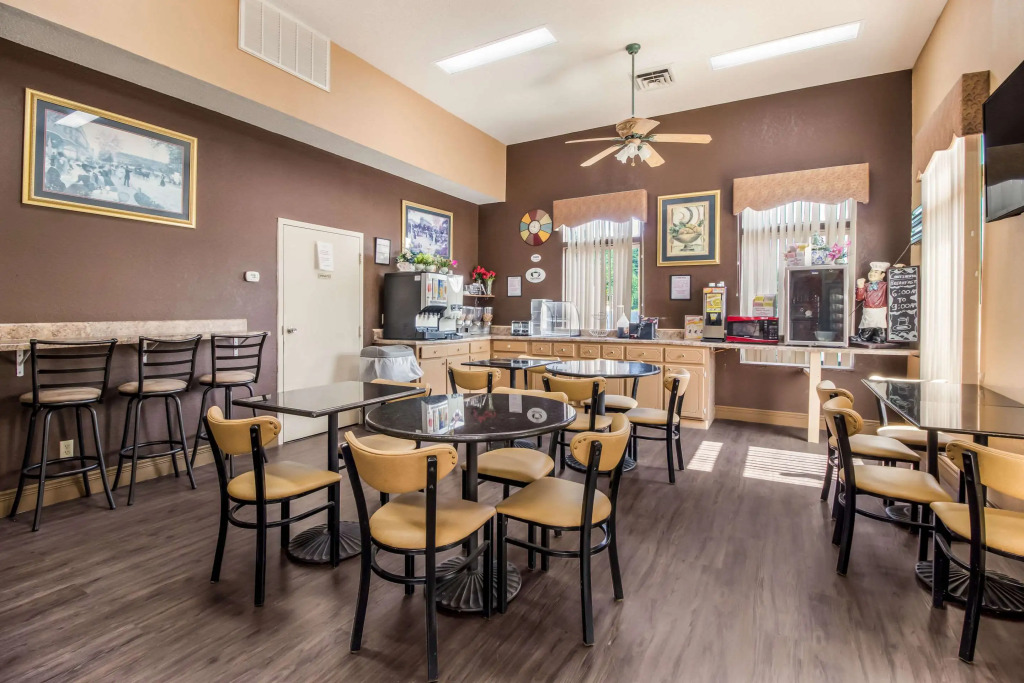 Econo Lodge Selmer