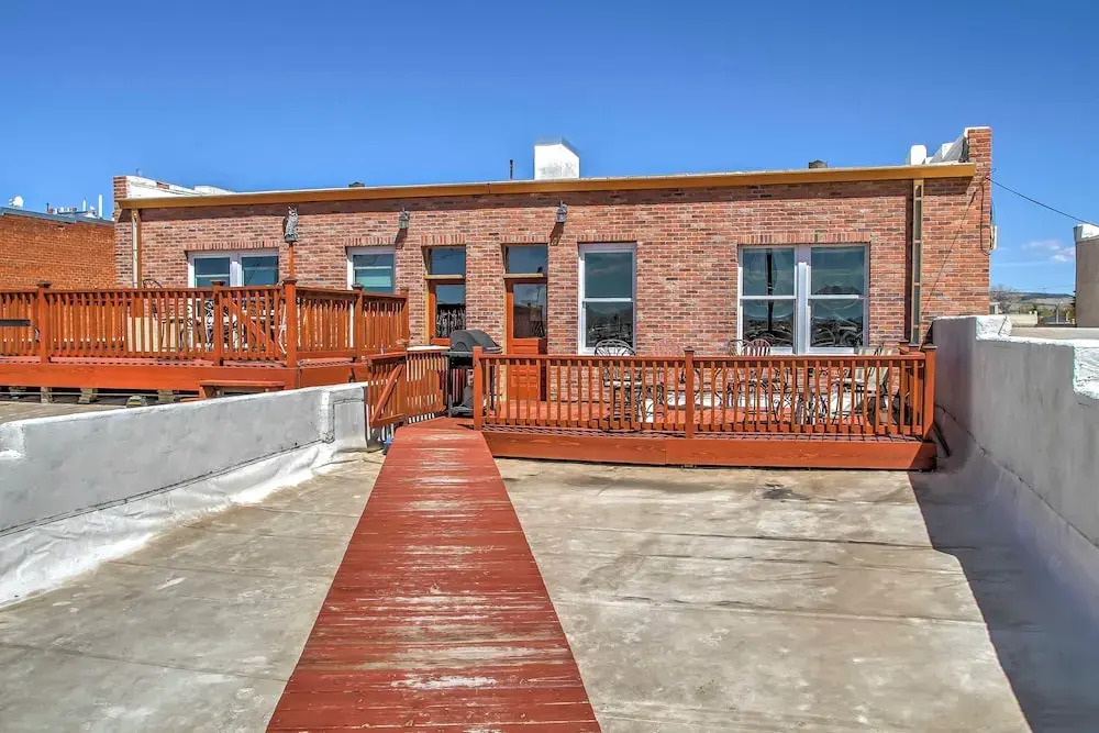Vintage Downtown Laramie Apartment w/ Deck!