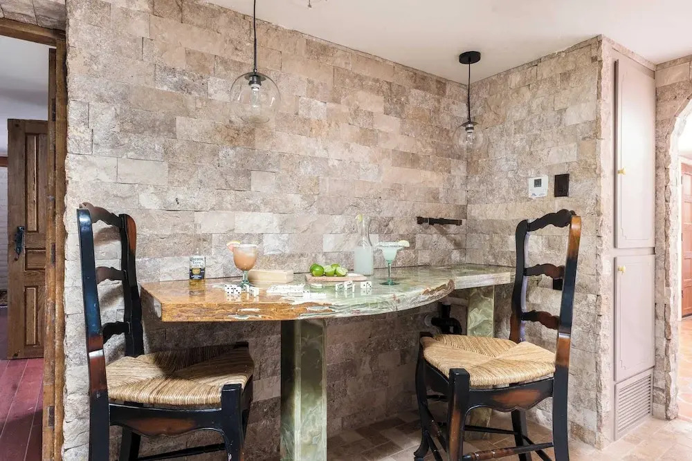 Charming 5bdr Hacienda w/ Pool, Fire Pit, Billiards La Casona by Avantstay