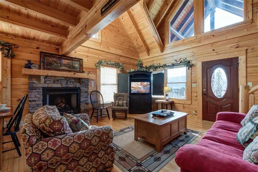 Serenity Peak 3 Bedroom Home with Hot Tub