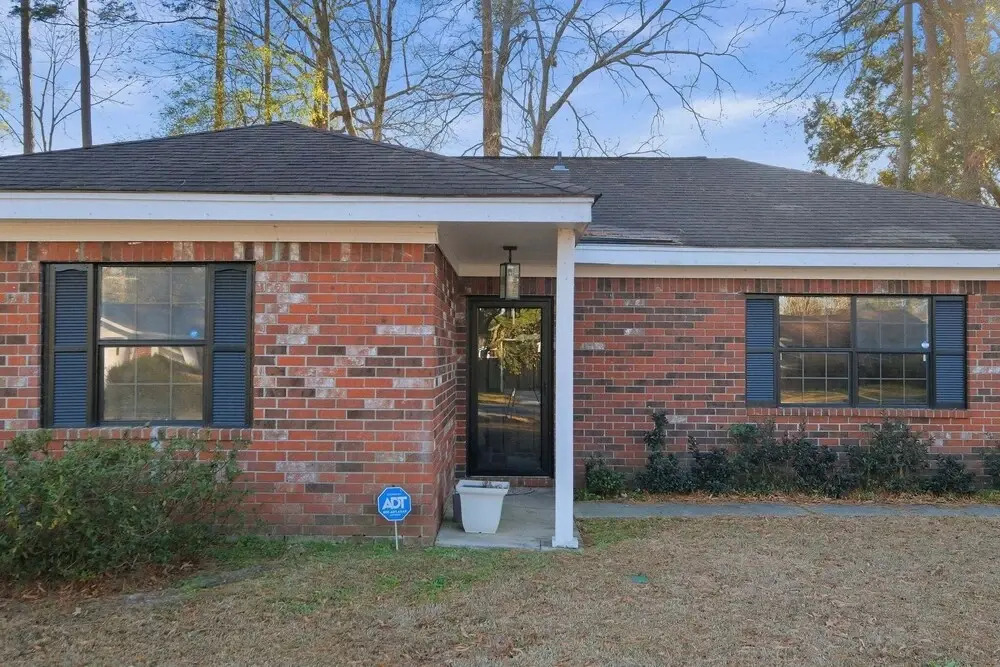 Relax In Pooler Modern 3br Huge Yard 3 Bedroom Home