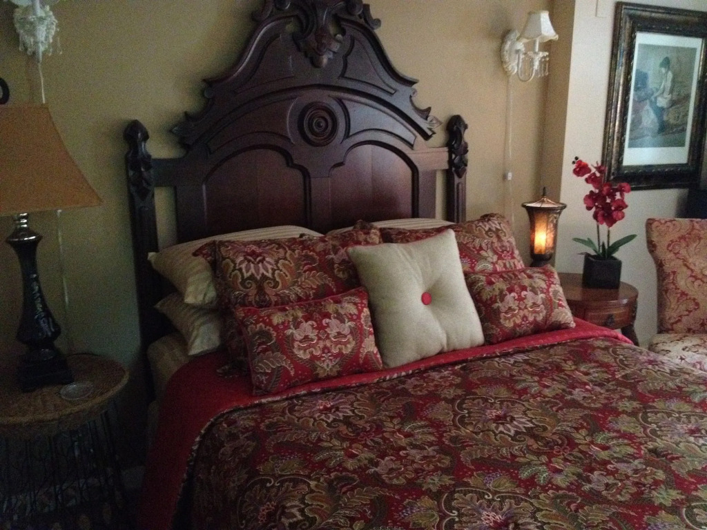 Red Bud Manor Inn