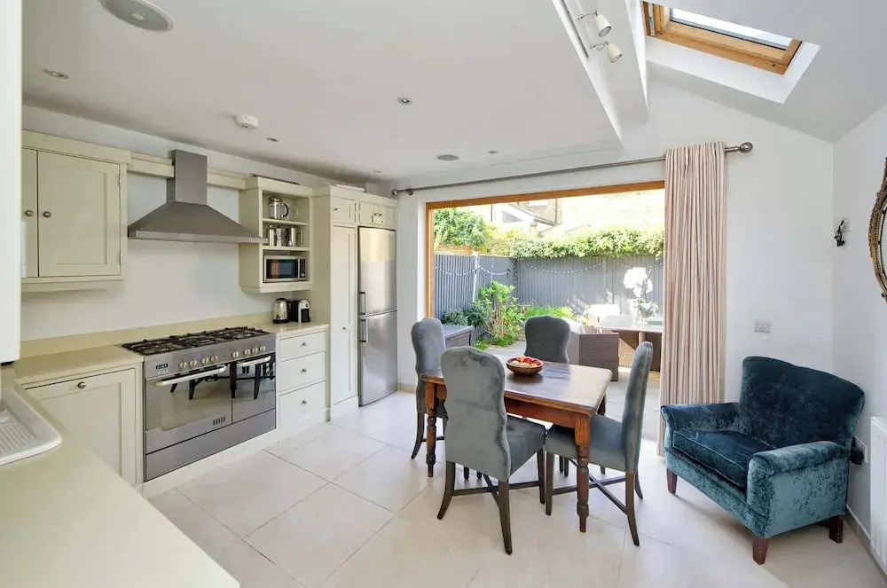 Stunning 3 bed Home With Garden - Wandsworth