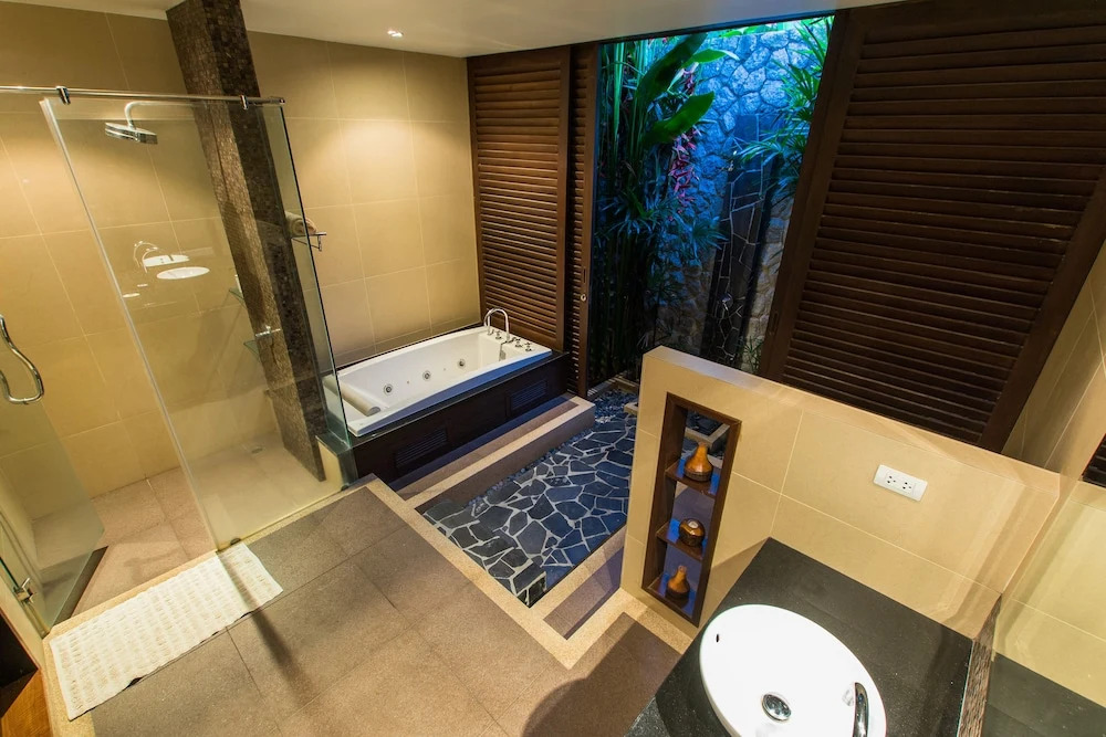 Tulip Pool Villa Luxurious Villa Escape Awaits
