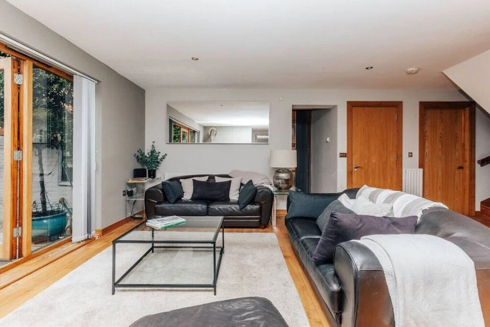 The Herringbone - 3 Bed With Parking Pet Friendly