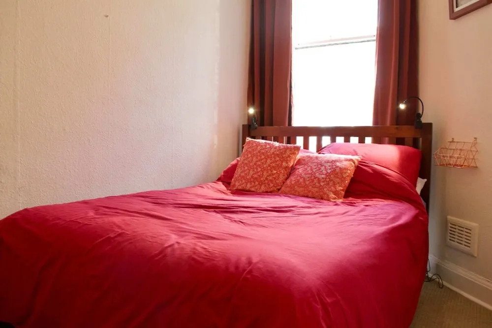 Beautiful 3 Bedroom Edinburgh Home