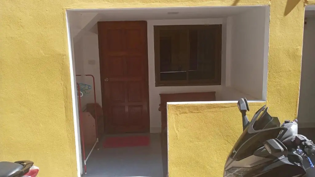 Phratamnak Inn Hotel & Guesthouse - 100 mtr from the beach